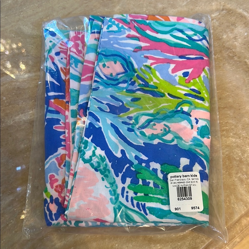 NWT Lilly Pulitzer Pottery Barn Kids Organic Mermaid Cove Pillow Case, Standard
